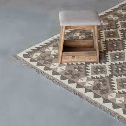 Handcrafted Classic Vintage Wool Kilim Beige Rug