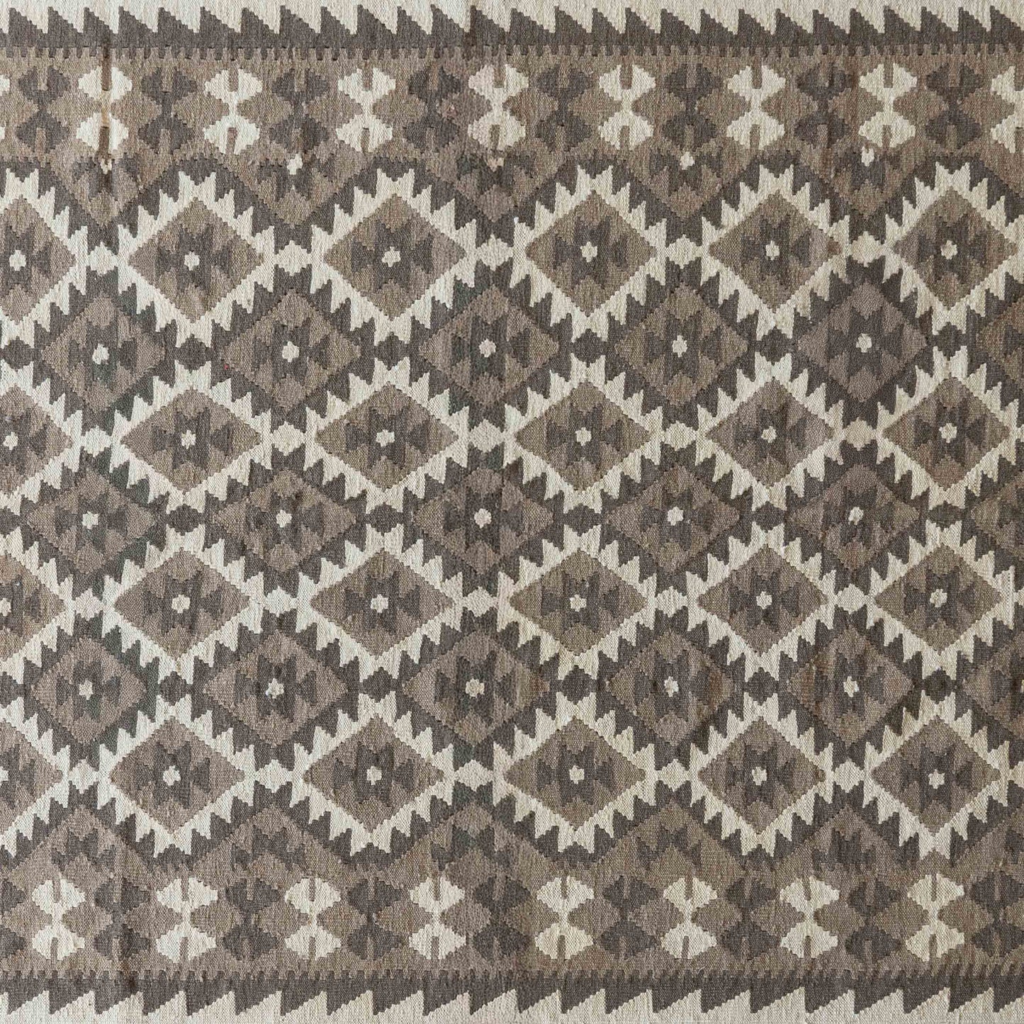 Handcrafted Classic Vintage Wool Kilim Beige Rug