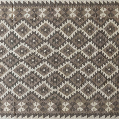 Handcrafted Classic Vintage Wool Kilim Beige Rug
