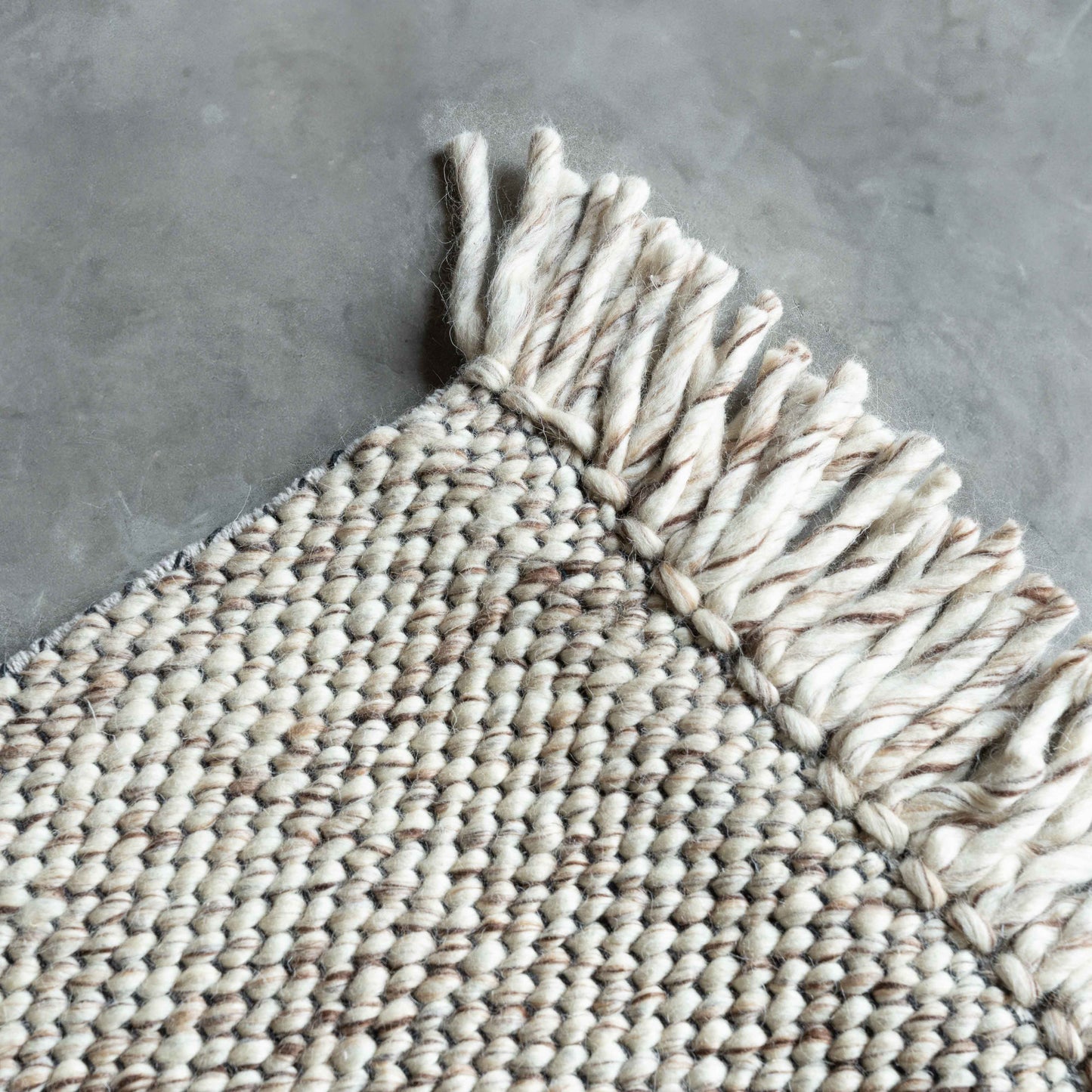 Simplicity Handcrafted Ivory Brown Wool Rug